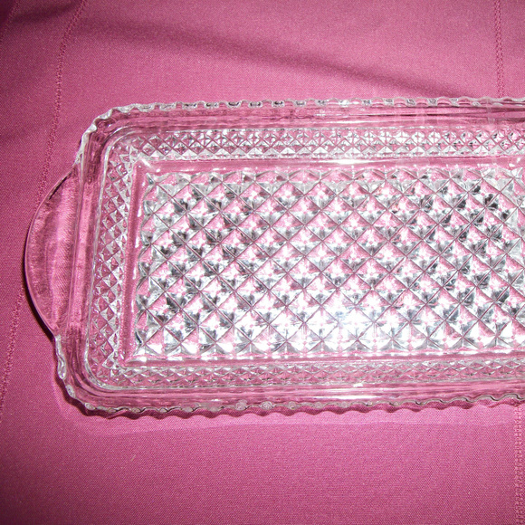 Antique Glass relish tray Anchor Hocking Wexford Pattern Approx 9x5 - Picture 2 of 4